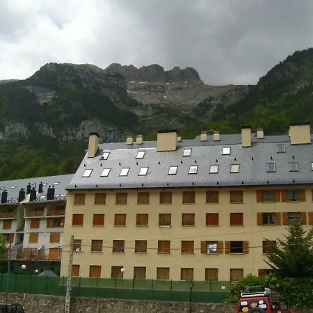 Apartamento Canfranc Apartment *